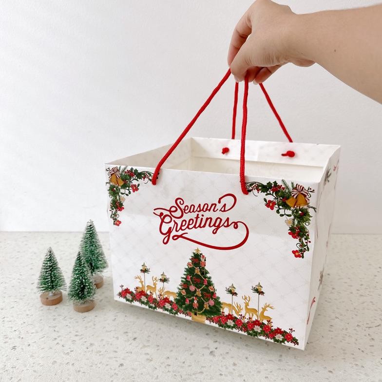 

(Isi 5 Pcs) Paperbag Mistletoe| Paperbag Natal 24X24Cm | Paperbag Box Kue Natal Persegi