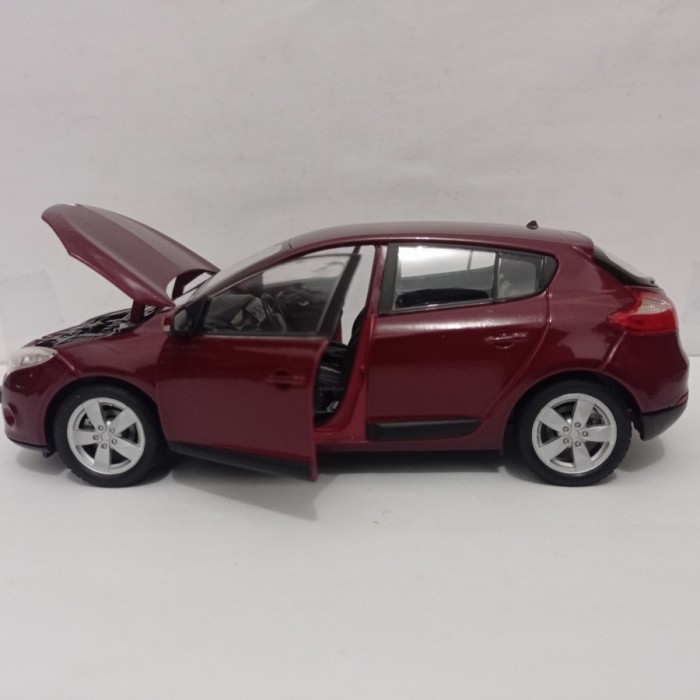 Terpopuler Diecast Mobil Renault Megane Sport Welly 1:24 Miniatur Mobil Koleksi