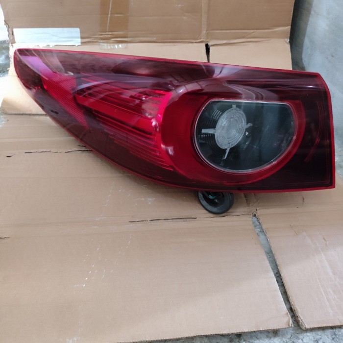 stoplamp lampu belakang Mazda 3 sedan 2021 2022 2023 kiri