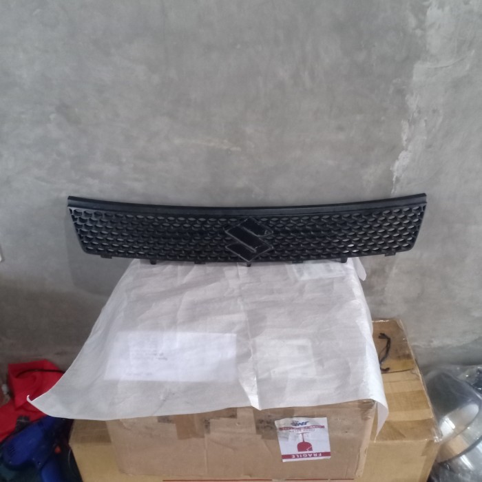 grill Suzuki Swift GL