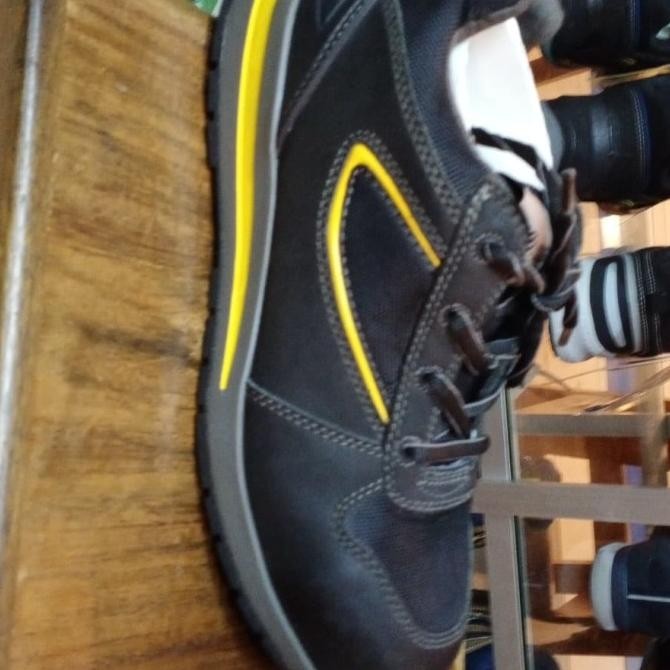 Sepatu Safety Jogger Turbo