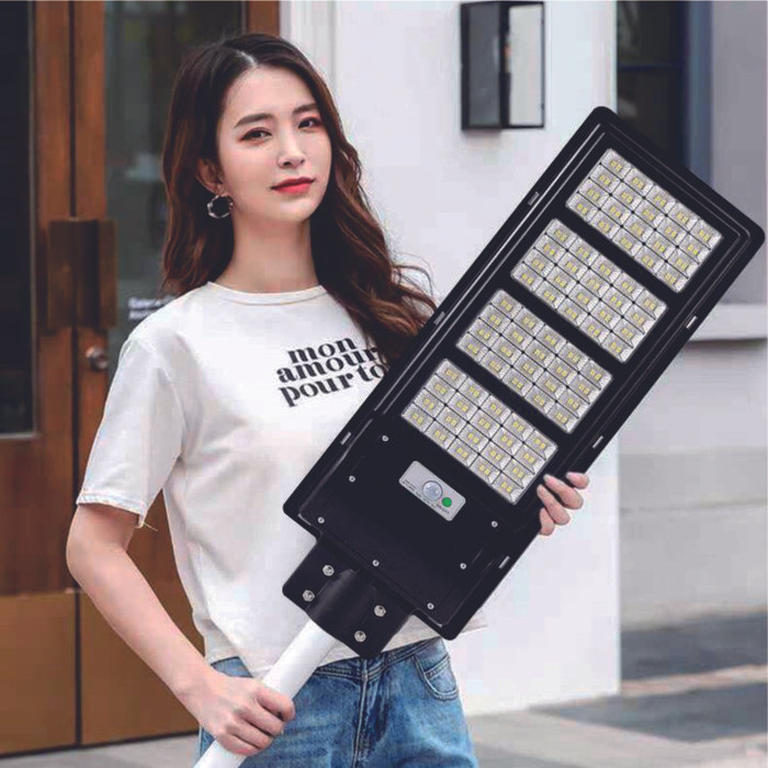 Terbaru Lampu Jalan Tenaga Surya / Lampu Jalan Solar Cell - 100 Watt