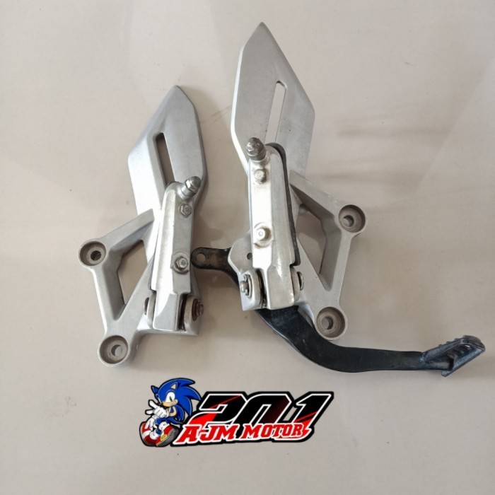 Footstep - Setep Ijakan Depan New Cb150 R - Cb 150 Led Facelift Ori