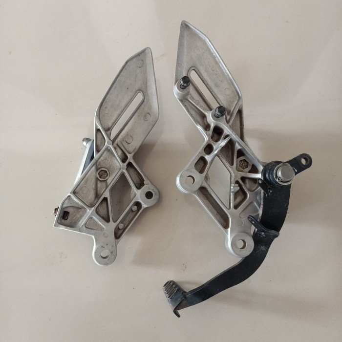 Footstep - Setep Pijakan Depan New Cb150 R - Cb 150 Led Facelift Ori