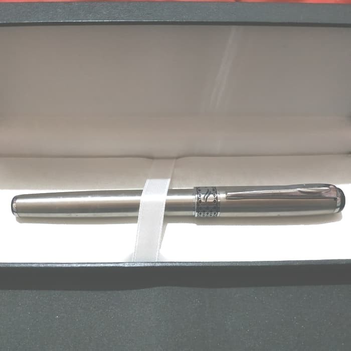 

Farizal - Pulpen Eksklusif Roller Ball Stainless Steel Chrome Trim Free Grafir