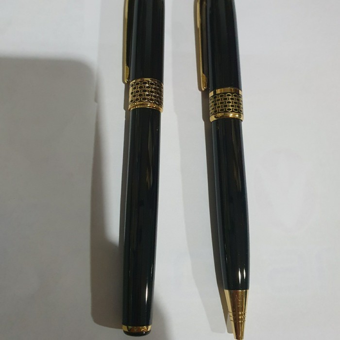 

Farizal - Pulpen Pasangan Tipe 720 Lq Black Gt Bp Dan Rb