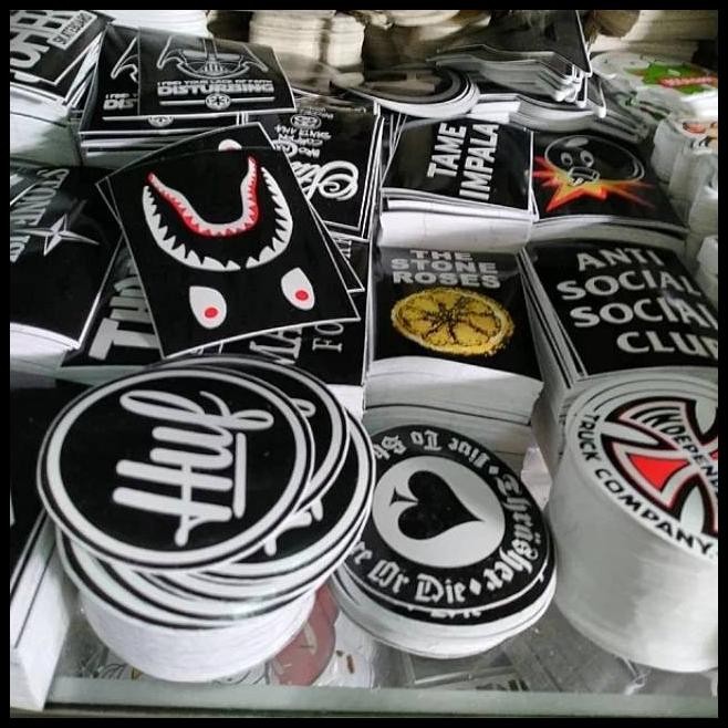 

DISKON STIKER DISTRO ISI 50PCS STICKER VARIASI MOTOR HELM LAPTOP MOBIL !