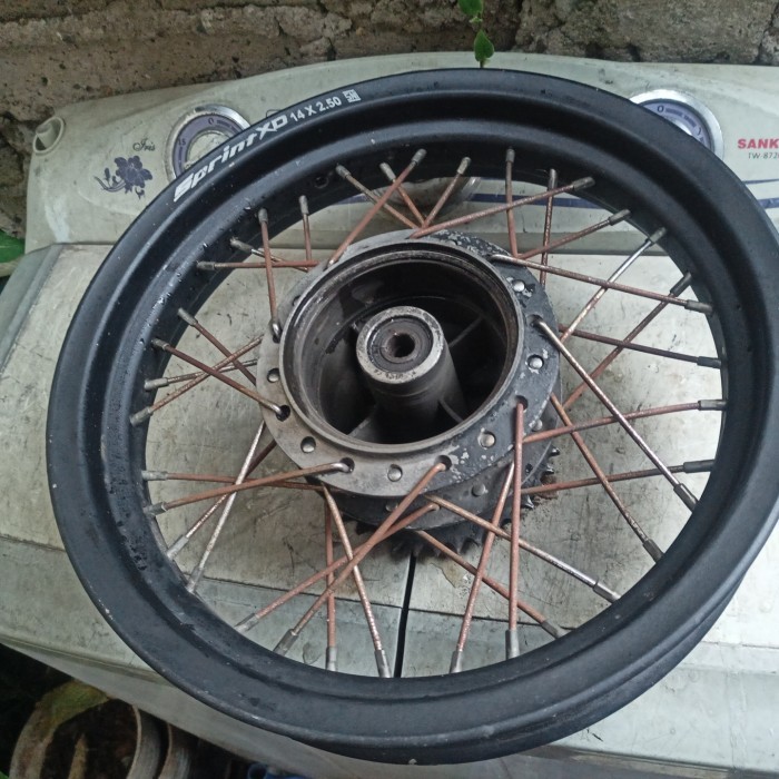 Velg gl 100 pro megapro cb 100 jari jari ring 14 tromol original kess