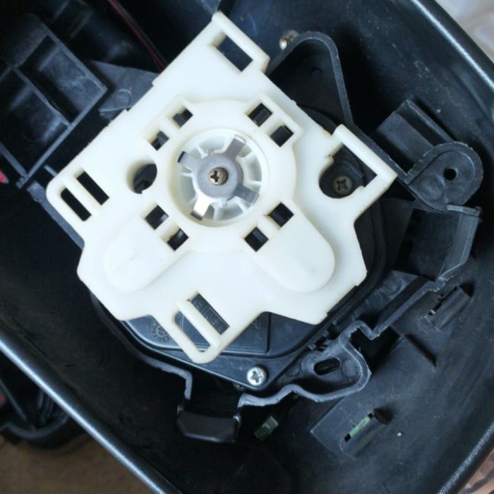 spion lipat innova +motor elektrik miror