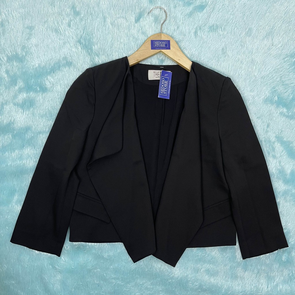 Blazer Wanita Hitam Crop Formal