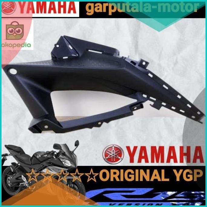 COVER SIDE 8. BK6-F117W-00 BK61 YZF155 R15 COVER LAMPU DEPAN KANAN 11O