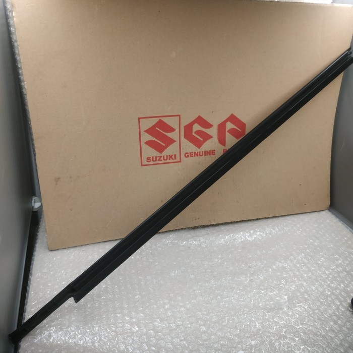 83811-80J00 Weatherstrip Frt Door Out Rh Suzuki Sx4