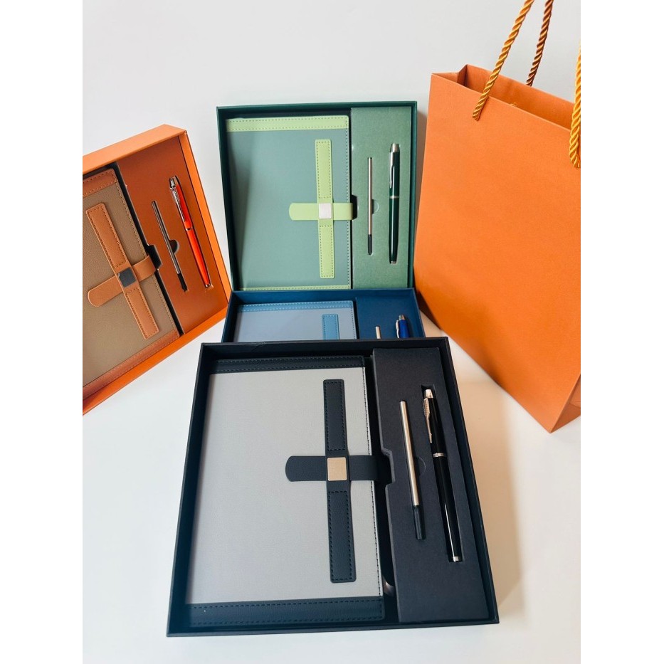 

A010 Buku Jurnal Catatan A5 Diary Gift Set 2In1 Bonus Totebag Dan Gift Box