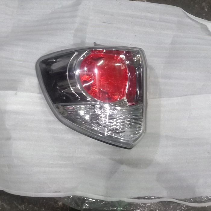 Stoplamp Toyota Fortuner 2012 2015 Sebelah Kiri Original Mulus (Laik Pakai)