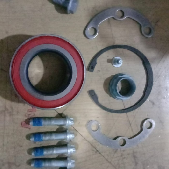 Bearing Roda Belakang C200 W202