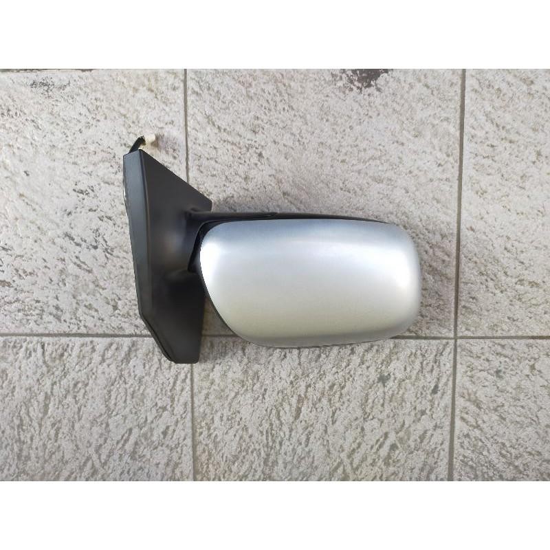 Spion Mobil Avanza 2005 Kanan