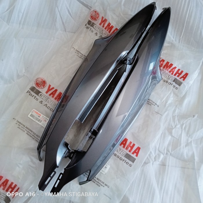 cover body belakang Mio smile abu-abu grey original