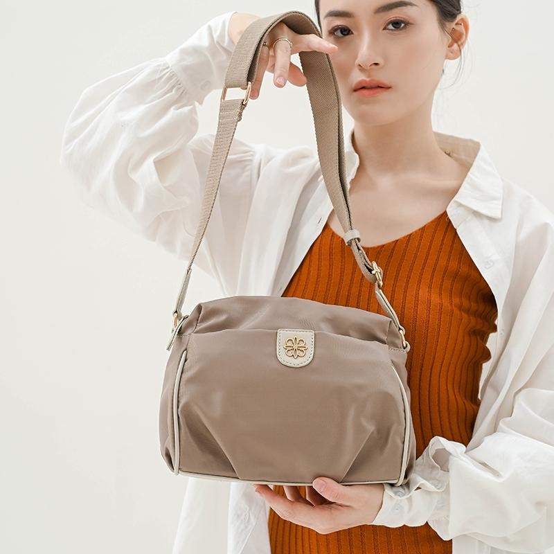 Tas Selempang Les Catino T. Haneda Pocket Crossbody