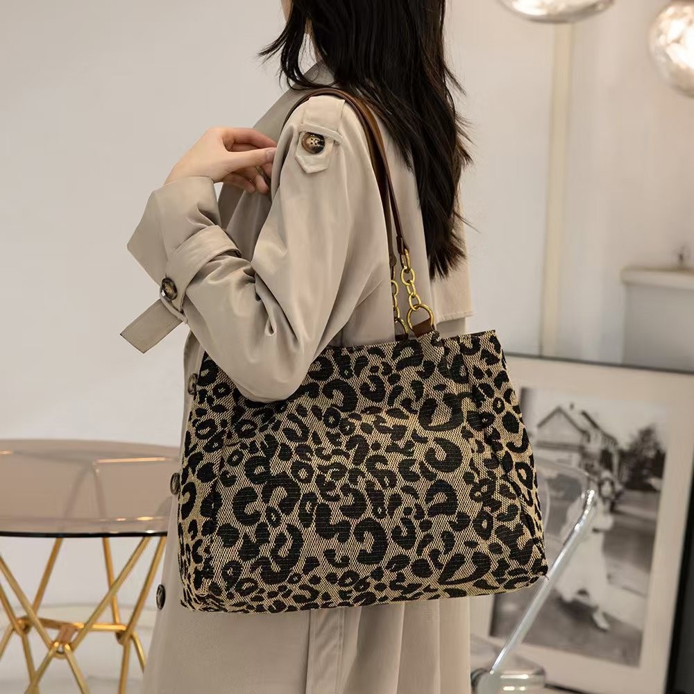 Tas Kurir Wanita, Tas Kurir Wanita Kapasitas Besar, Motif Macan Tutul, Semua Cocok