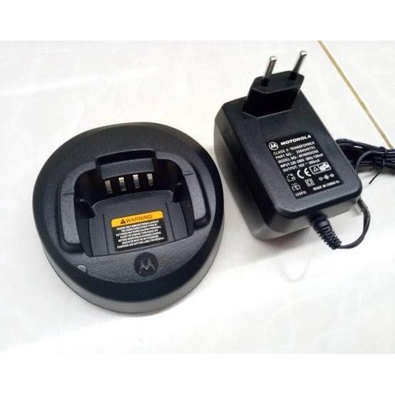 Charger ht Motorola CP1660