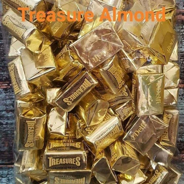 

Cokelat/Coklat Delfi Treasure Almond Dan Cookies 250Gram Isi 24Pcs