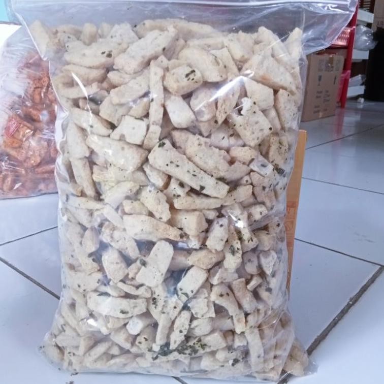 

Basreng Daun Jeruk Asin 1Kg