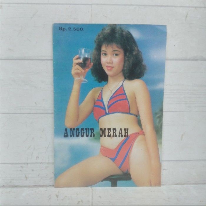 Enny Arrow Anggur Merah BUKU Langka