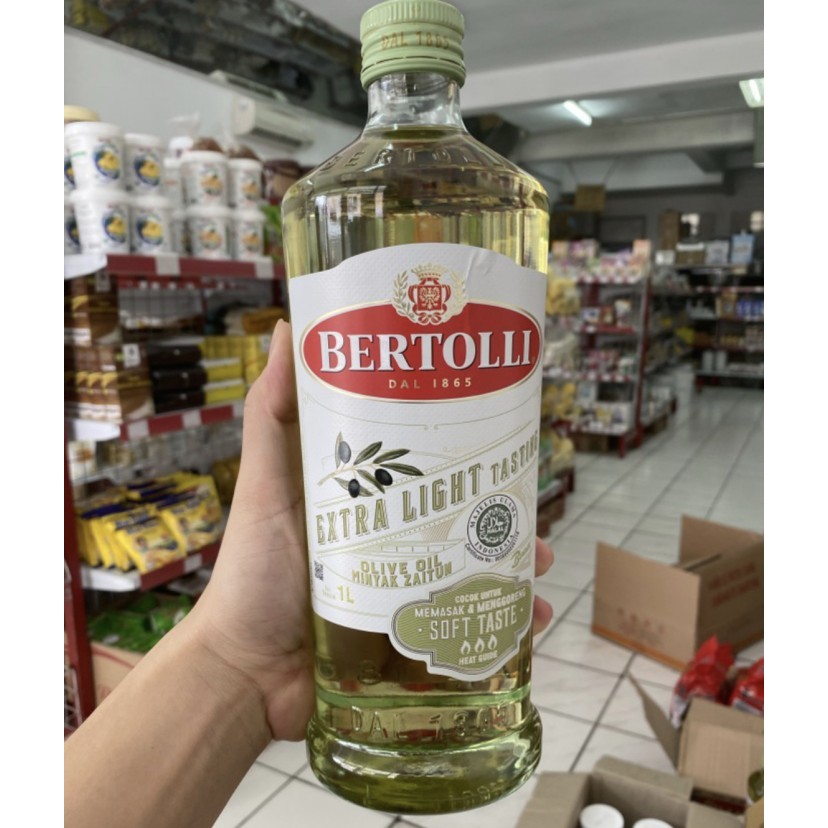 

Olive oil extra light 1 liter bertolli minyak zaitun L