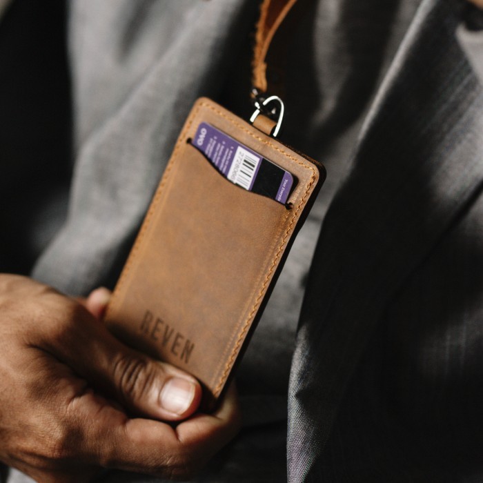 

Andra - Lanyard Kulit Magnet Id Card Holder Name Tag Kulit Asli