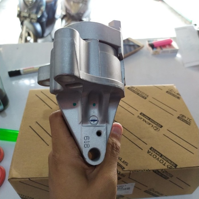 Original.. Tensioner Assy Fanbelt Toyota Innova Type Bensin Original