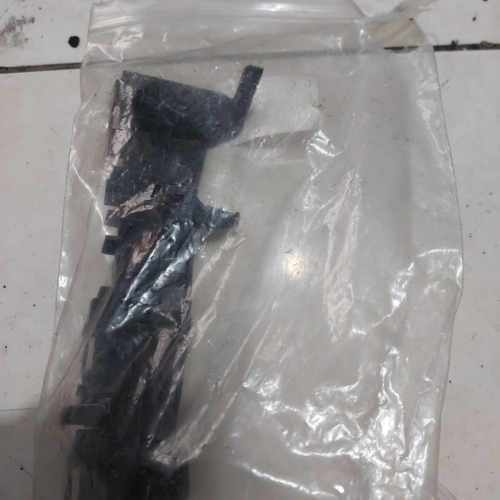 braket bumper depan fortuner vnt 13-15 ori