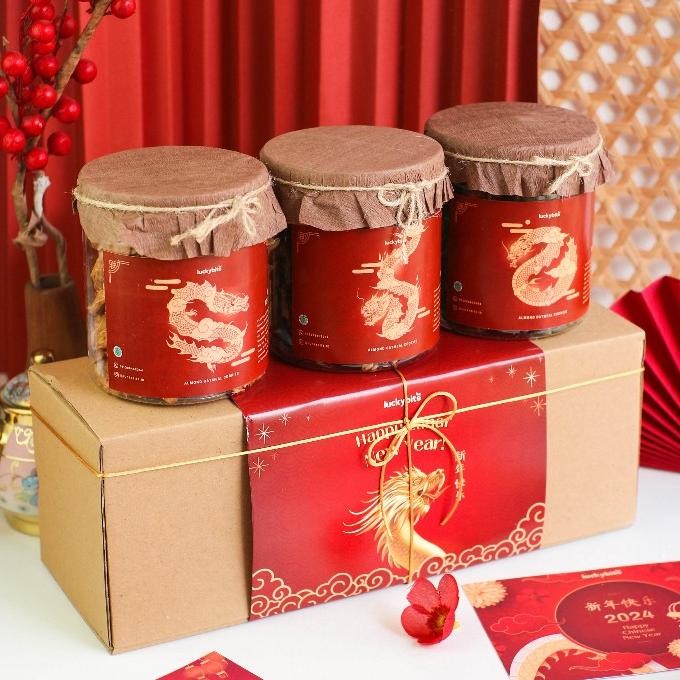 

Hampers Imlek / CNY Hampers / Parcel Imlek - Oatmeal Cookies 3 Jar + FREE KARTU + TALI + VOUCHER + BUBBLE WRAP | LUCKYBITE