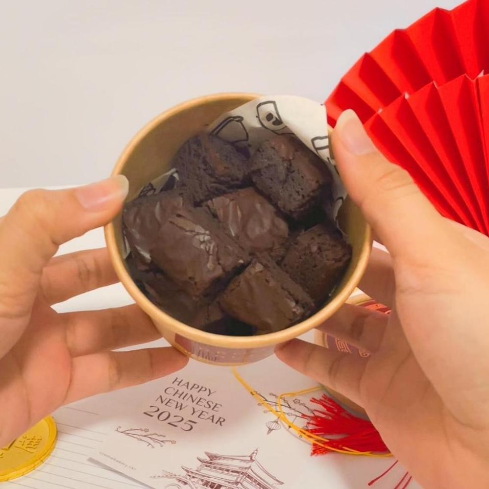 

Hampers Imlek Premium Gift (Jar 12oz)/Chinese New Year Hampers/Brownies