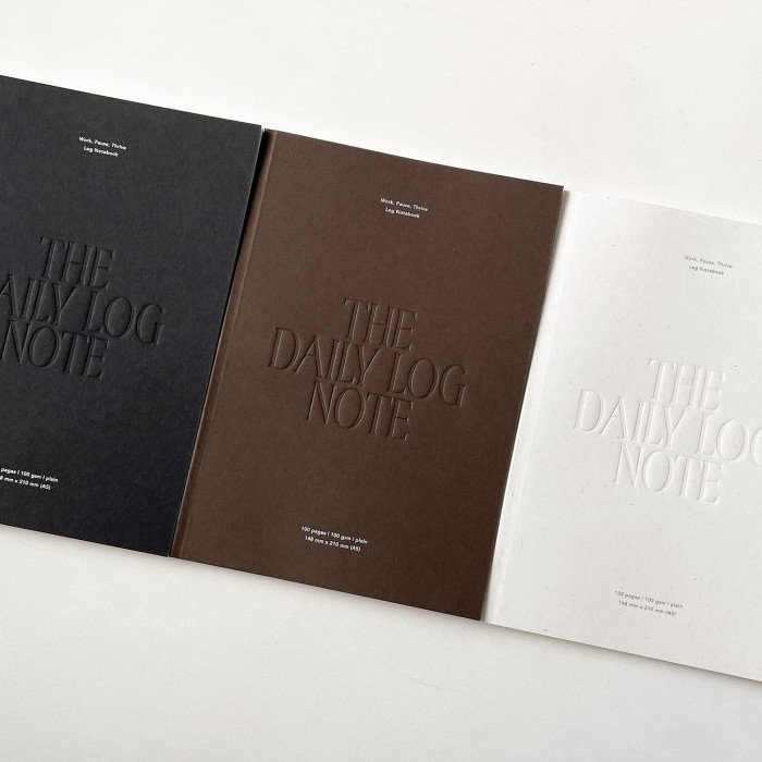 

The Daily Log Notebook Plain / Blank