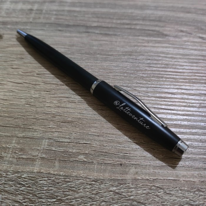 

Pena Bp208 Free Grafir Nama + Box Pulpen Custom Ekslusif Mirip Cross