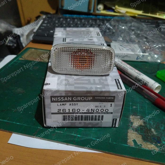 Serena C24 Lampu Sen Sein Fender Sign Flasher Spakbor 100% ORI NISSAN
