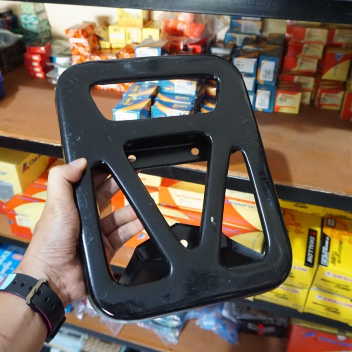 :::::::] Aksesoris Vespa Tatakan Jok Belakang Vespa VBB