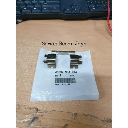 Retainer A Brake Pad Spring - Plat Dudukan Tahanan Kampas Kanvas Rem Depan Honda Brio . Freed