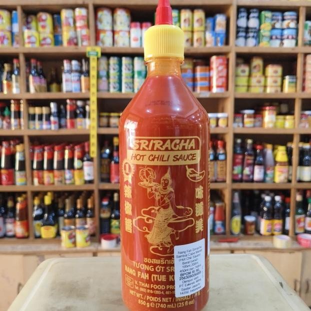 

Nang Fah Riracha Ambal Cabe Merah Hot Chili Auce 740Ml Bear