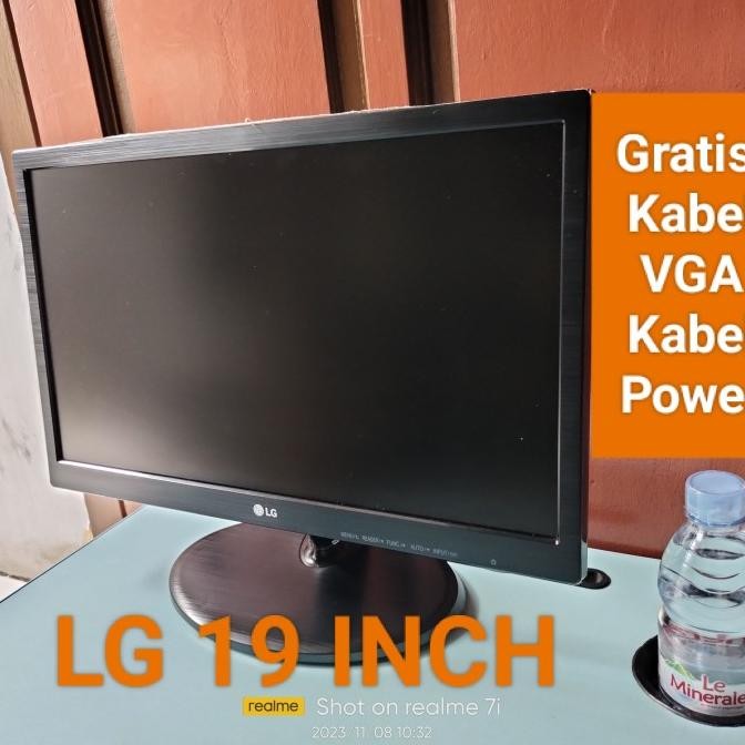 Monitor LCD 19 inch.. Mulus Normal