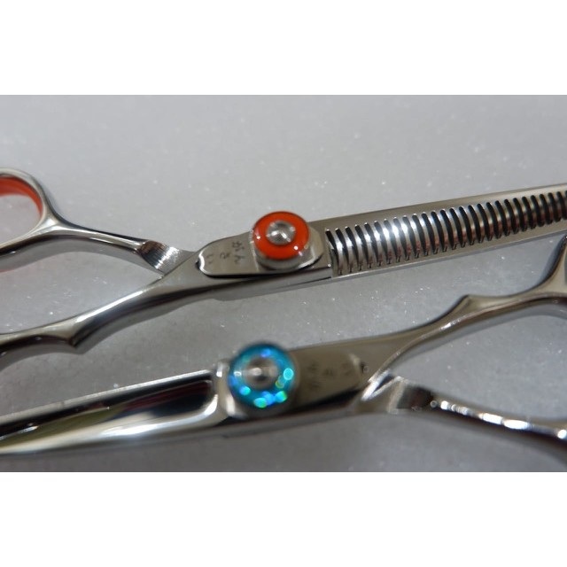 

Gunting Anai 100% 550/Pc 950/Et