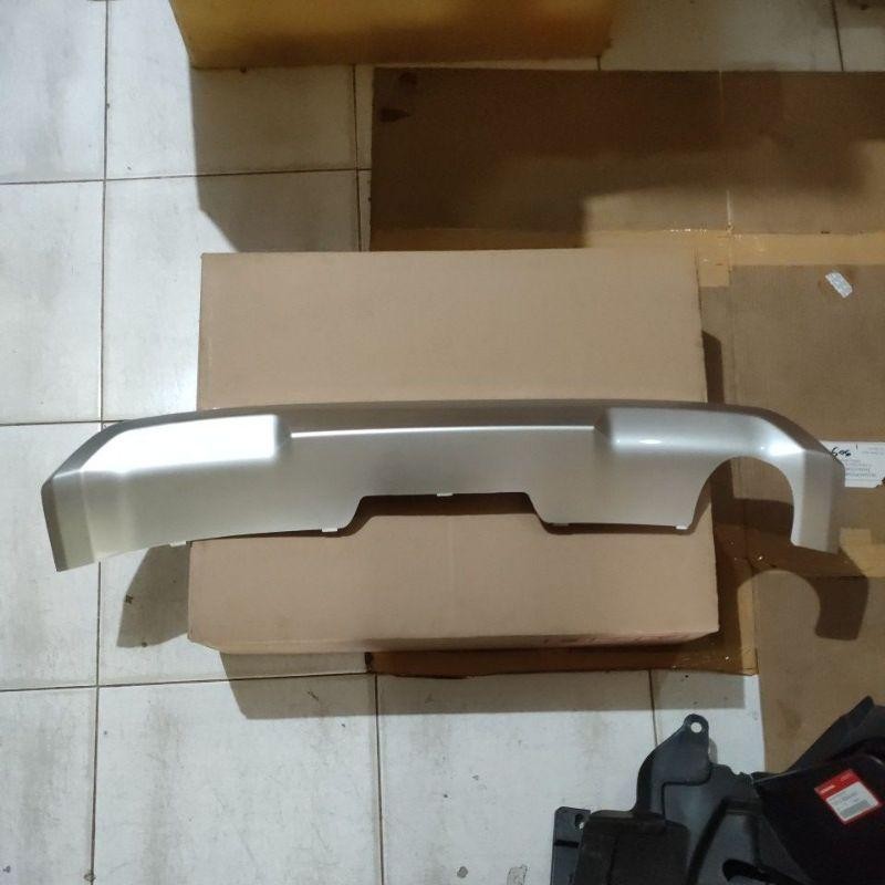 Garnish Spoiler Bumper Belakang Silver Pendek Brv 2015-2018 Original