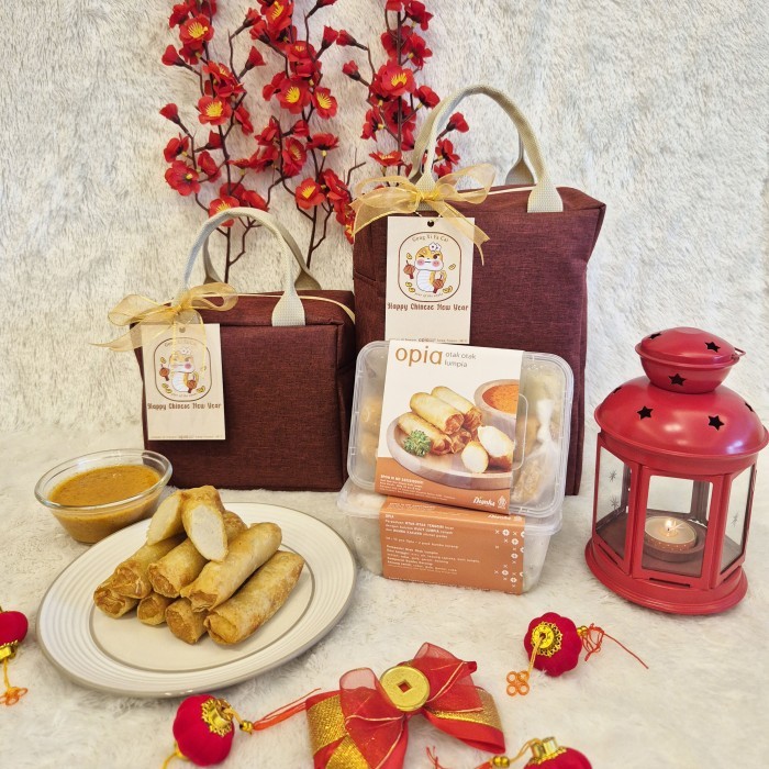 

Chinese New Year Hampers / Paket Imlek Otak Otak Lumpia Opia Gercep
