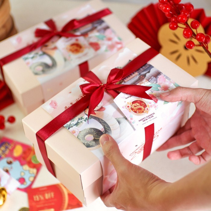 

Hampers Imlek / Cny Hampers - Limited Set - Semi Hardbox Original
