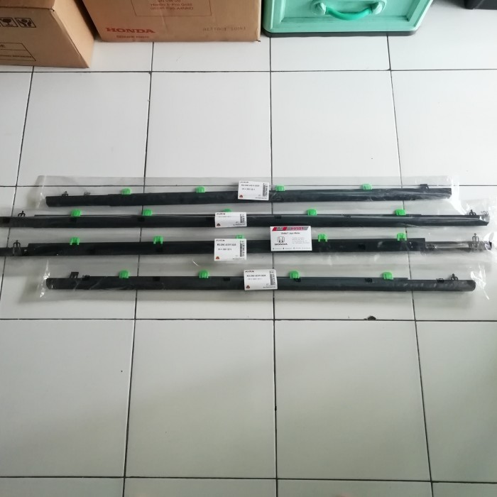 karet pelipit kaca luar honda CRV RE Gen 3