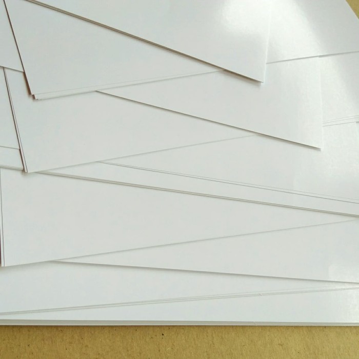 

1 Rim Kertas Art Carton 230 Gsm Uk Plano 65 cm X 90 cm