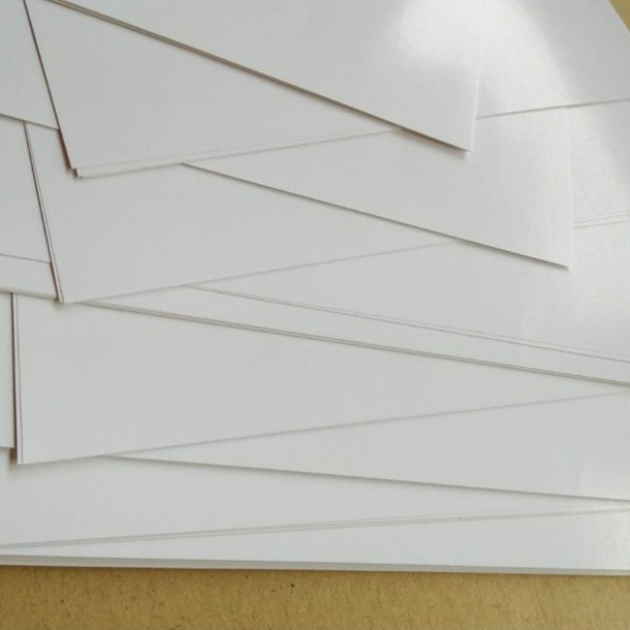 

1 RIM KERTAS ART PAPER 150 GR UKURAN PLANO 61 CM X 92 CM