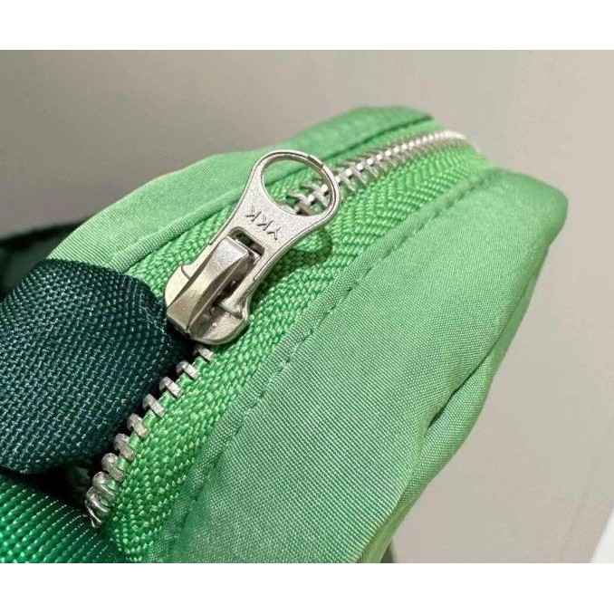 Grosir Uniqlo X Anya Hindmarch 100% Polyester