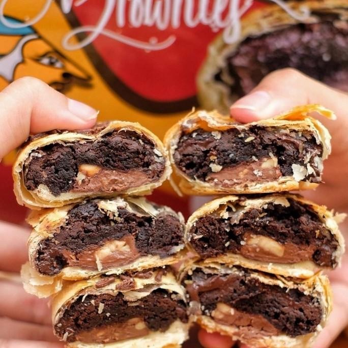 Brokiss Jogja Pia Crispy isi 8 Oleh Oleh Khas Jogja