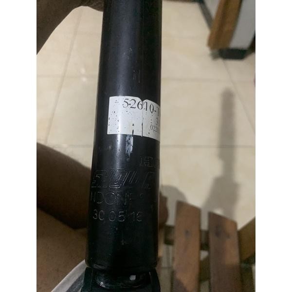 Shock Brio Belakang